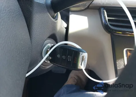 2016 Kia Optima Lx z USA, uszkodzony, nr VIN 5XXGT4L34GG019100